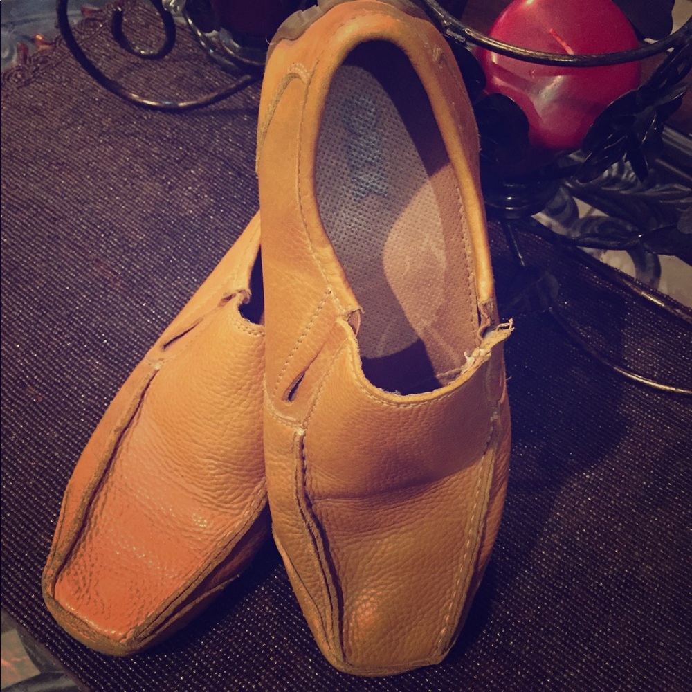 GBX men’s loafers